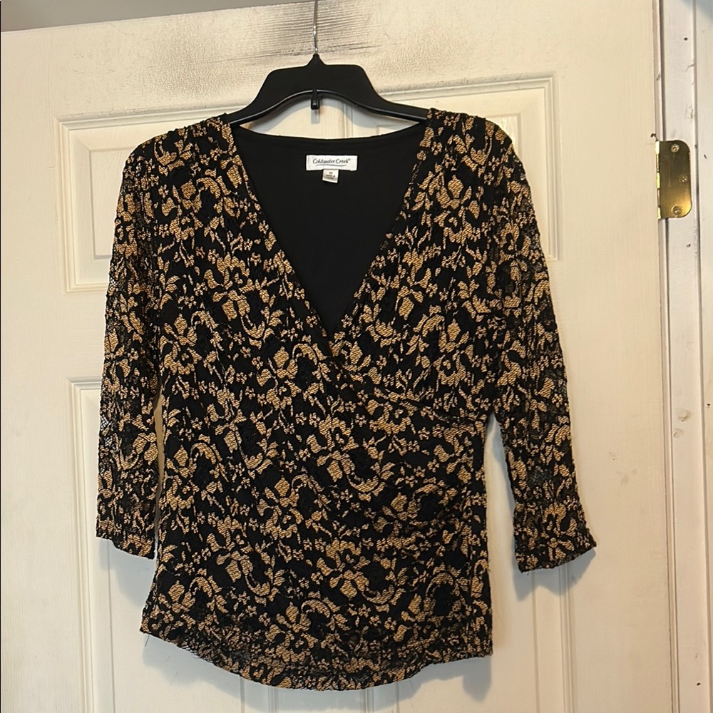 Coldwater Creek Black and Gold V-Neck Crochet Lace Overlay Blouse Size Medium